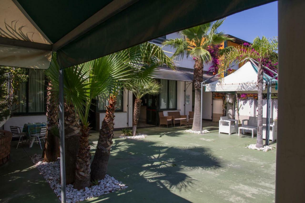 Hotel Atena Cirò Marina Eksteriør bilde