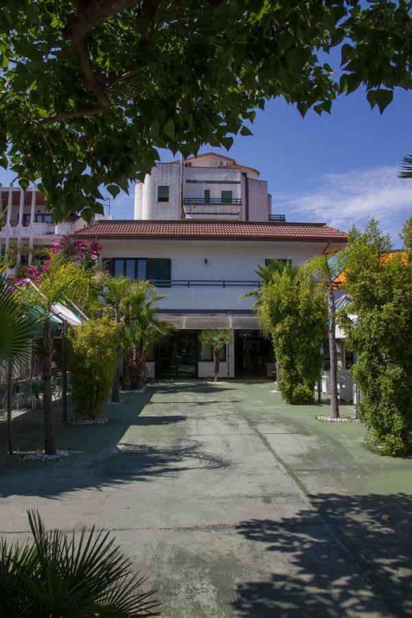 Hotel Atena Cirò Marina Eksteriør bilde
