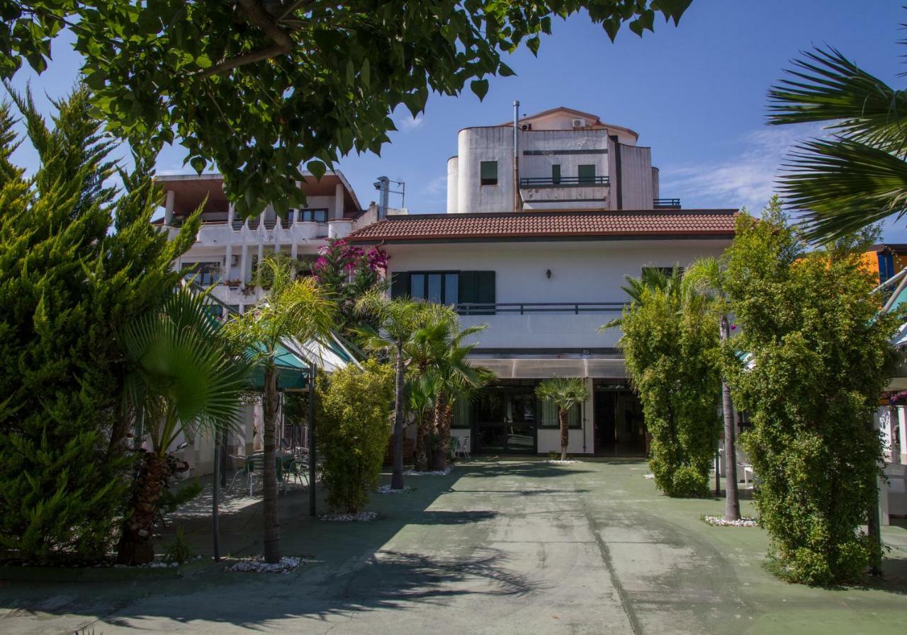 Hotel Atena Cirò Marina Eksteriør bilde